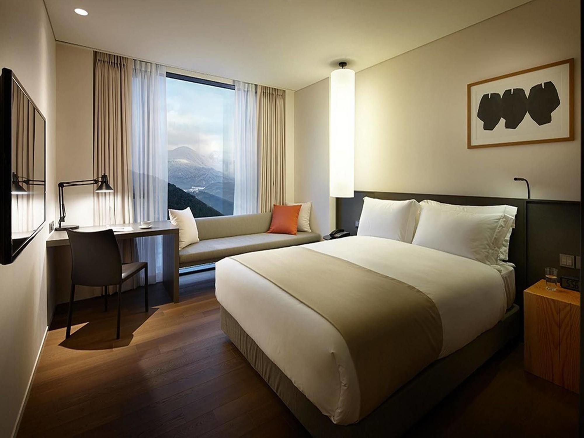 Shilla Stay Jeju Airport Экстерьер фото